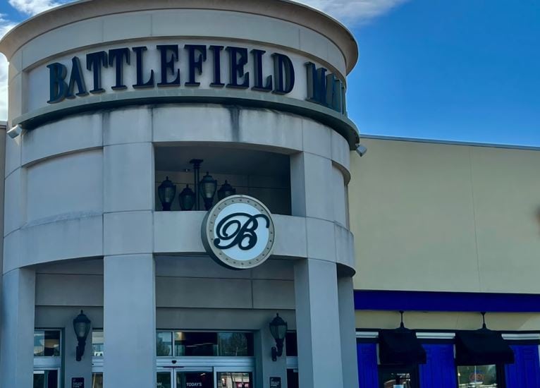 Battlefield Mall in Springfield, MO, Outlasted the Mall Crash - But Can It Stay On Top Now?