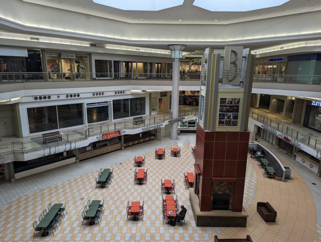Burnsville Center Mall in Burnsville, MN, Still Stands - But For How Long? 11 Burnsville Center