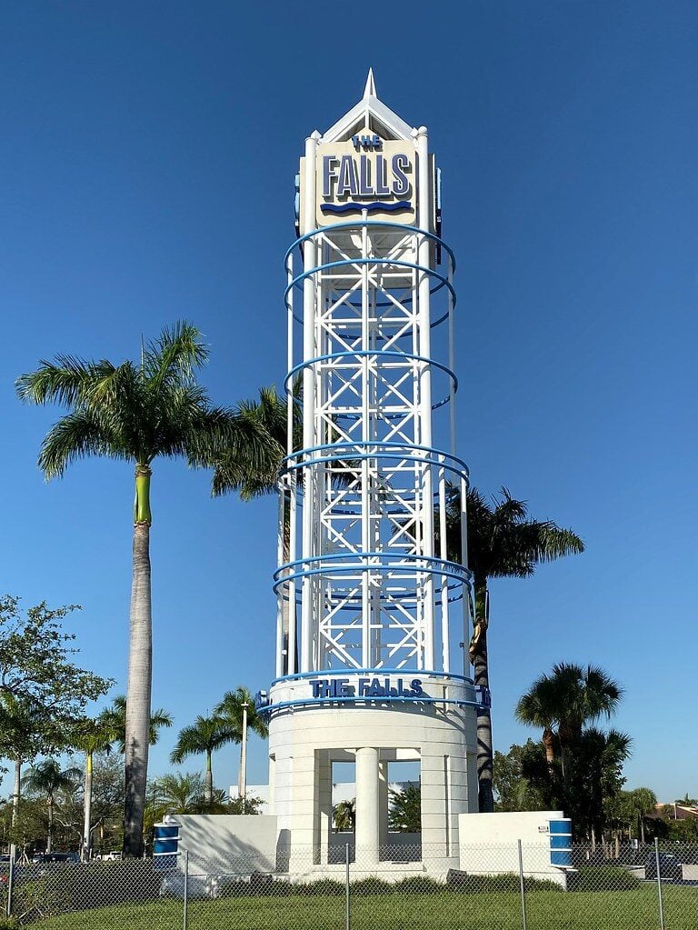 The Falls Mall, Kendall