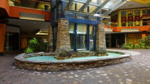 US Malls 337 Valley West Mall
