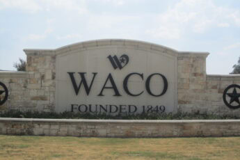Waco, TX, welcome sign