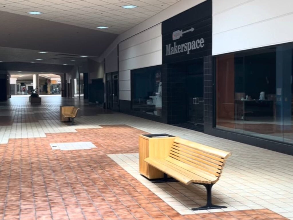 Uptown Hutch, Hutchinson Mall