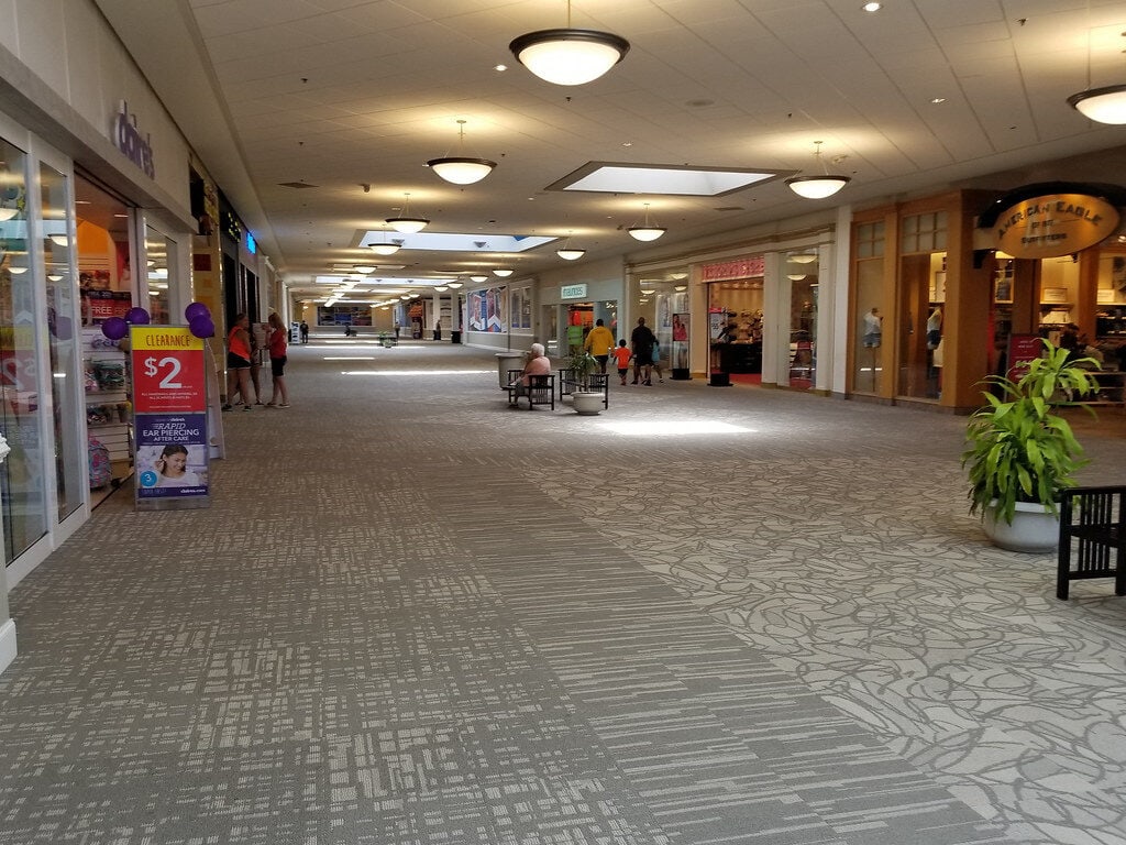 Richmond Square Mall