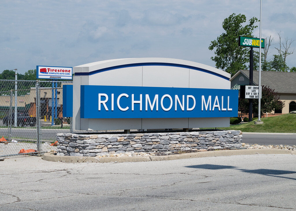 Richmond Square Mall
