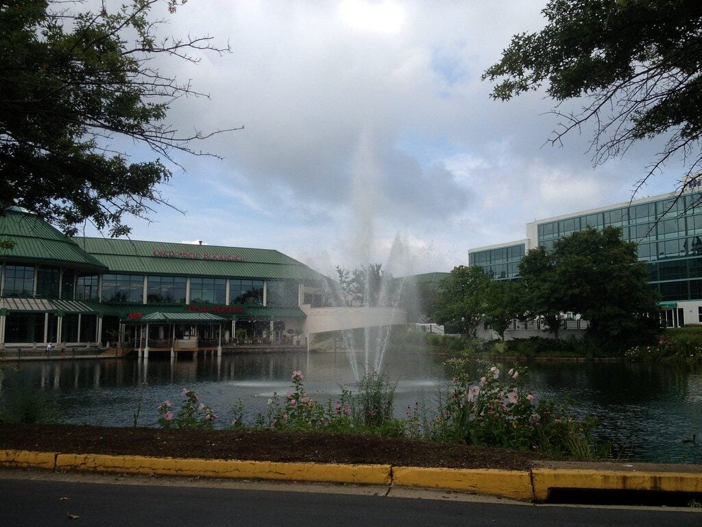 The Mall at Lexington Green