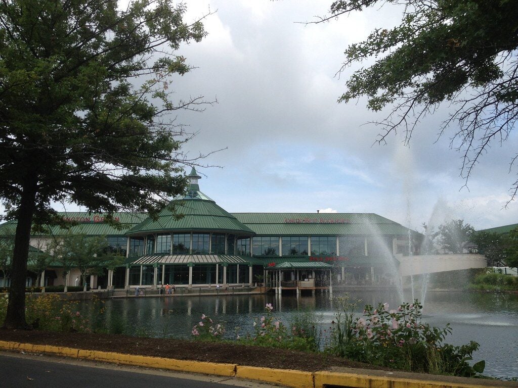 The Mall at Lexington Green