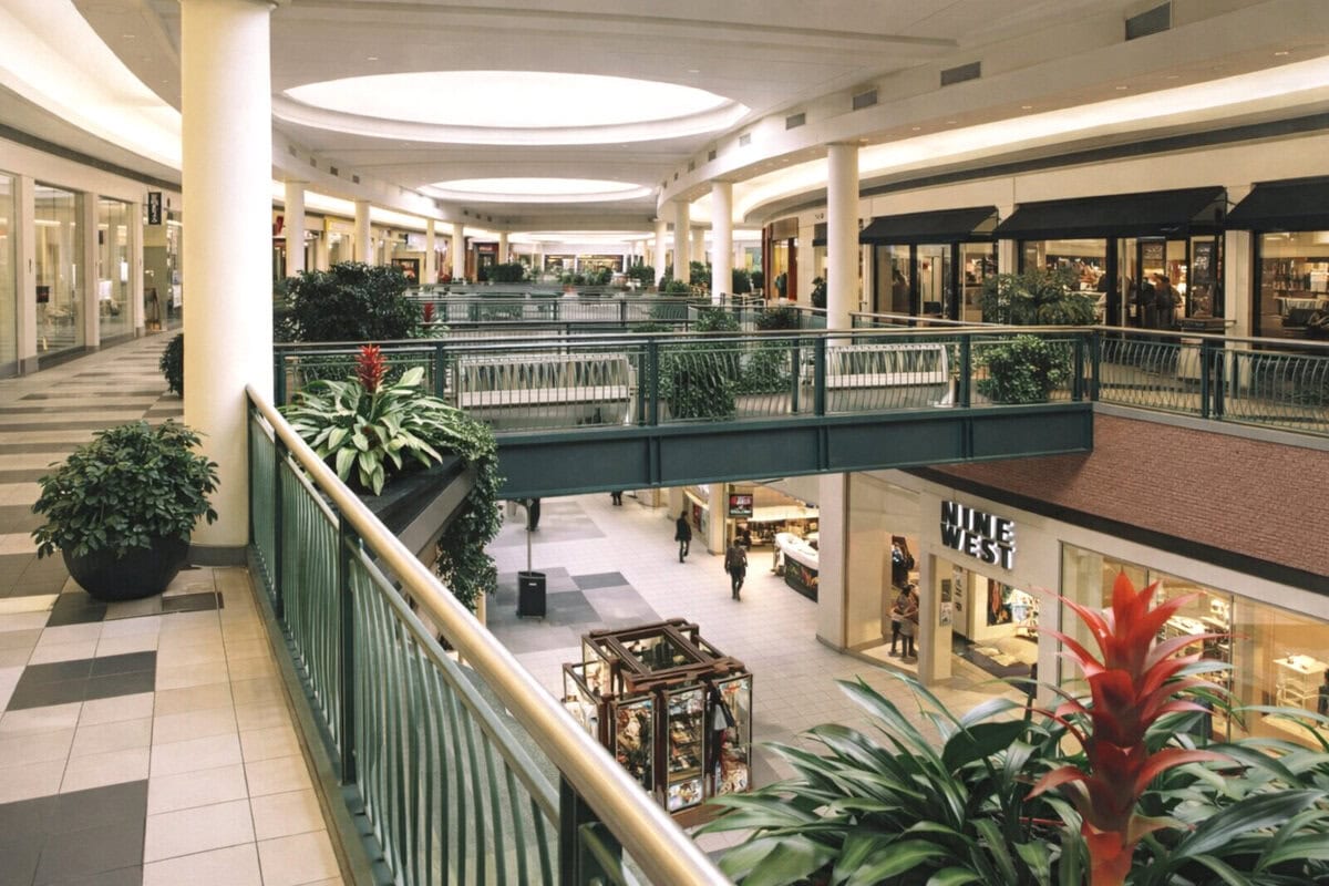 Wolfchase Galleria Mall, Memphis, TN: What's New, What's Gone, What's Next 9 Wolfchase Galleria 1990s