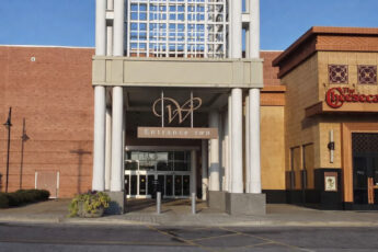 Wolfchase Galleria Mall, Memphis, TN: What's New, What's Gone, What's Next 23 Wolfchase Galleria Entrance