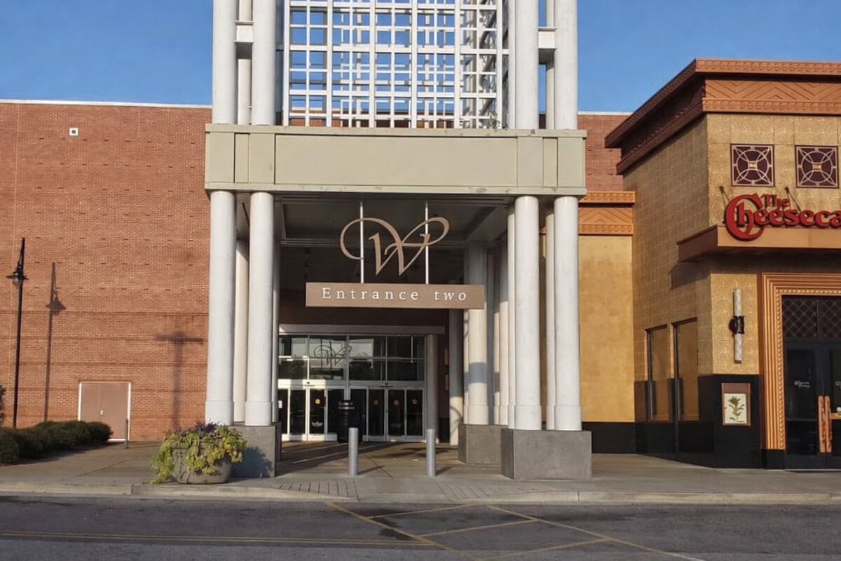 Wolfchase Galleria Mall, Memphis, TN: What's New, What's Gone, What's Next