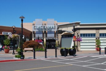 Clackamas Town Center, south central entrance
