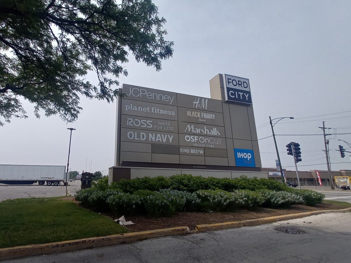 Ford City Mall in Chicago Helped Build B-29 Bombers. A Sprinkler Leak Is Closing It. 13 Ford City Mall