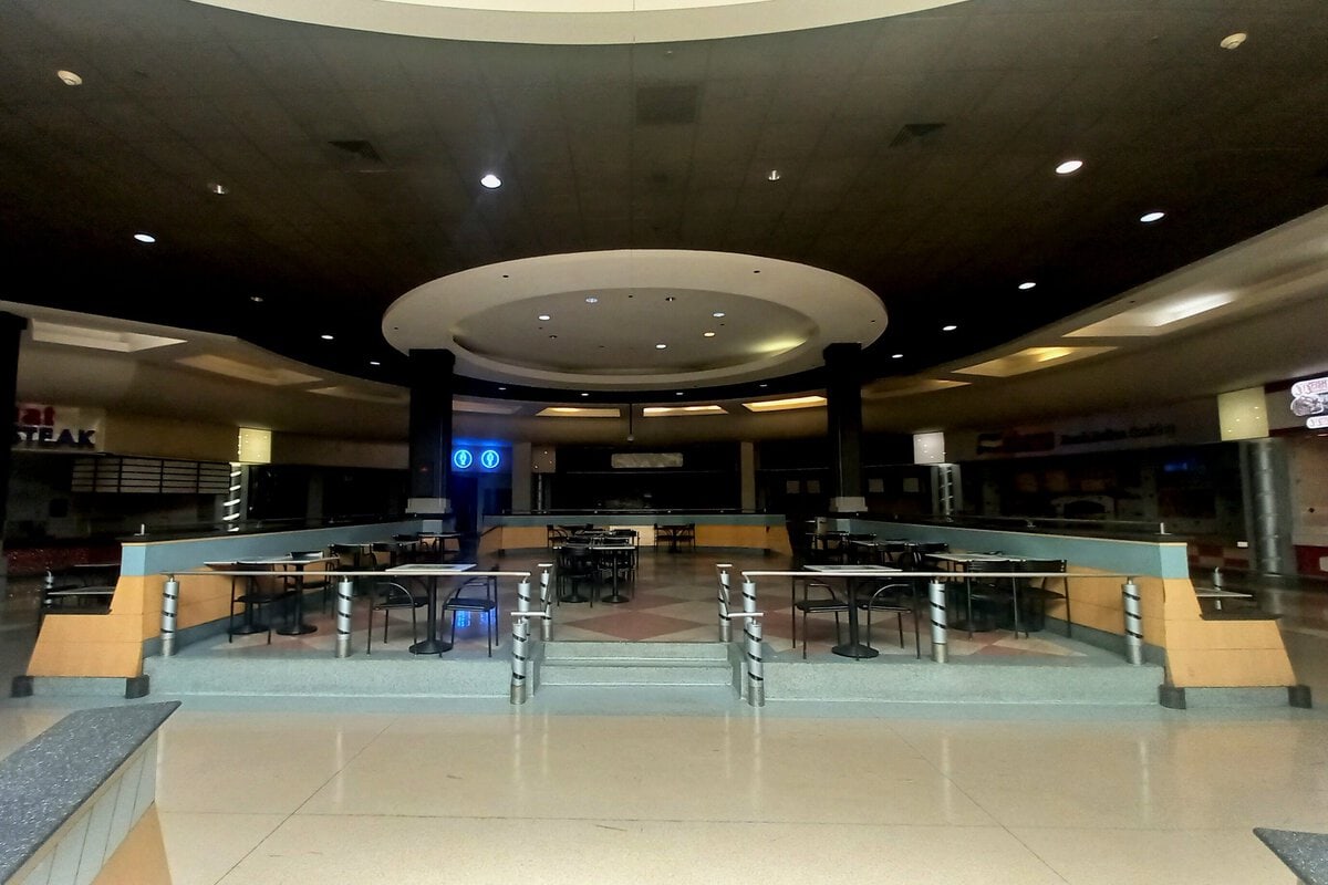 Ford City Mall in Chicago Helped Build B-29 Bombers. A Sprinkler Leak Is Closing It. 12 Ford City Mall