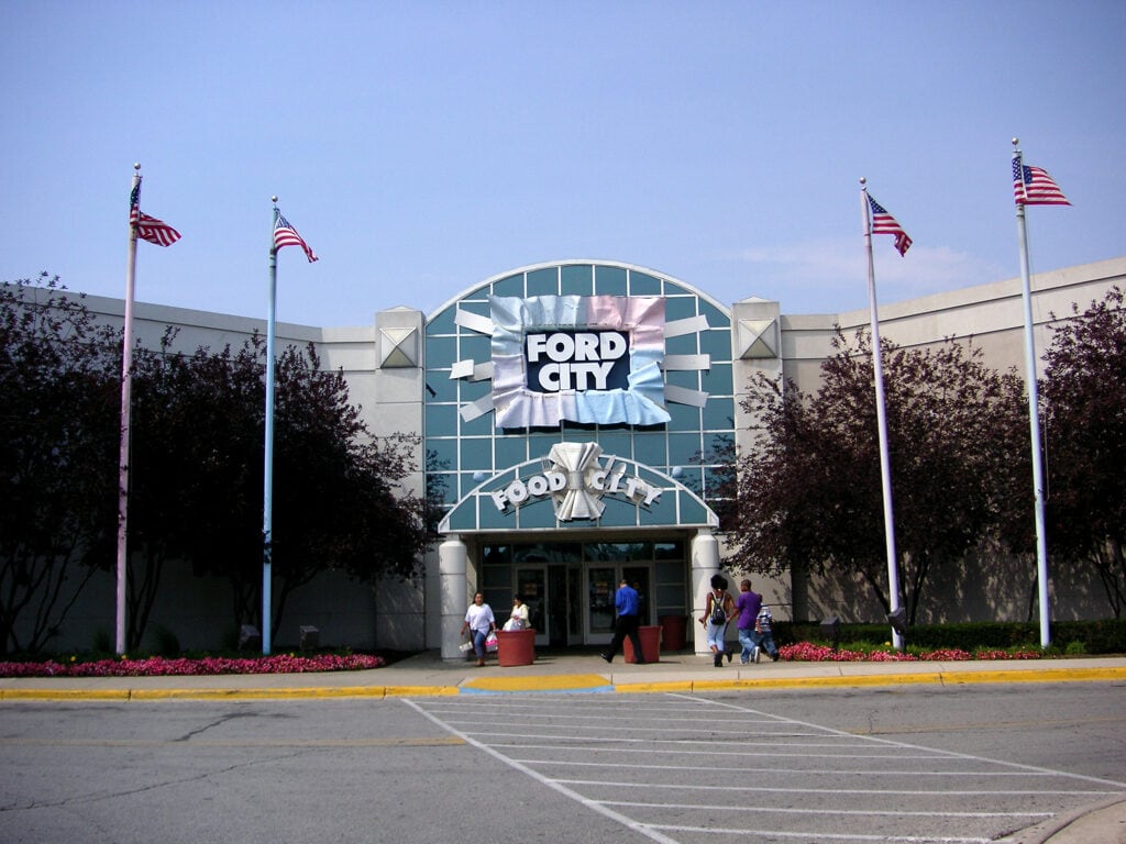 Ford City Mall in Chicago Helped Build B-29 Bombers. A Sprinkler Leak Is Closing It. 10 Ford City Mall