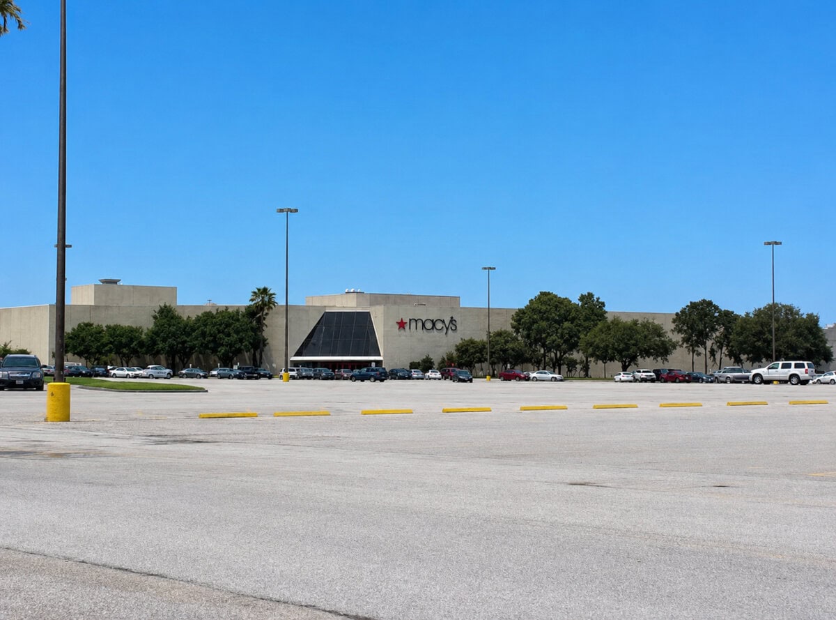Greenspoint Mall Had Trees Indoors and 160 Stores. Now It's Down to a Parking Lot in North Houston. 5 Greenspoint Mall, Houston, TX
