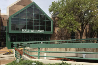 Oak Court Mall - Entrance
