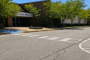 US Malls 450 The Orchards Mall, Benton Harbor, MI