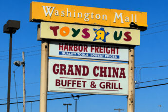 Washington Mall in Washington, PA