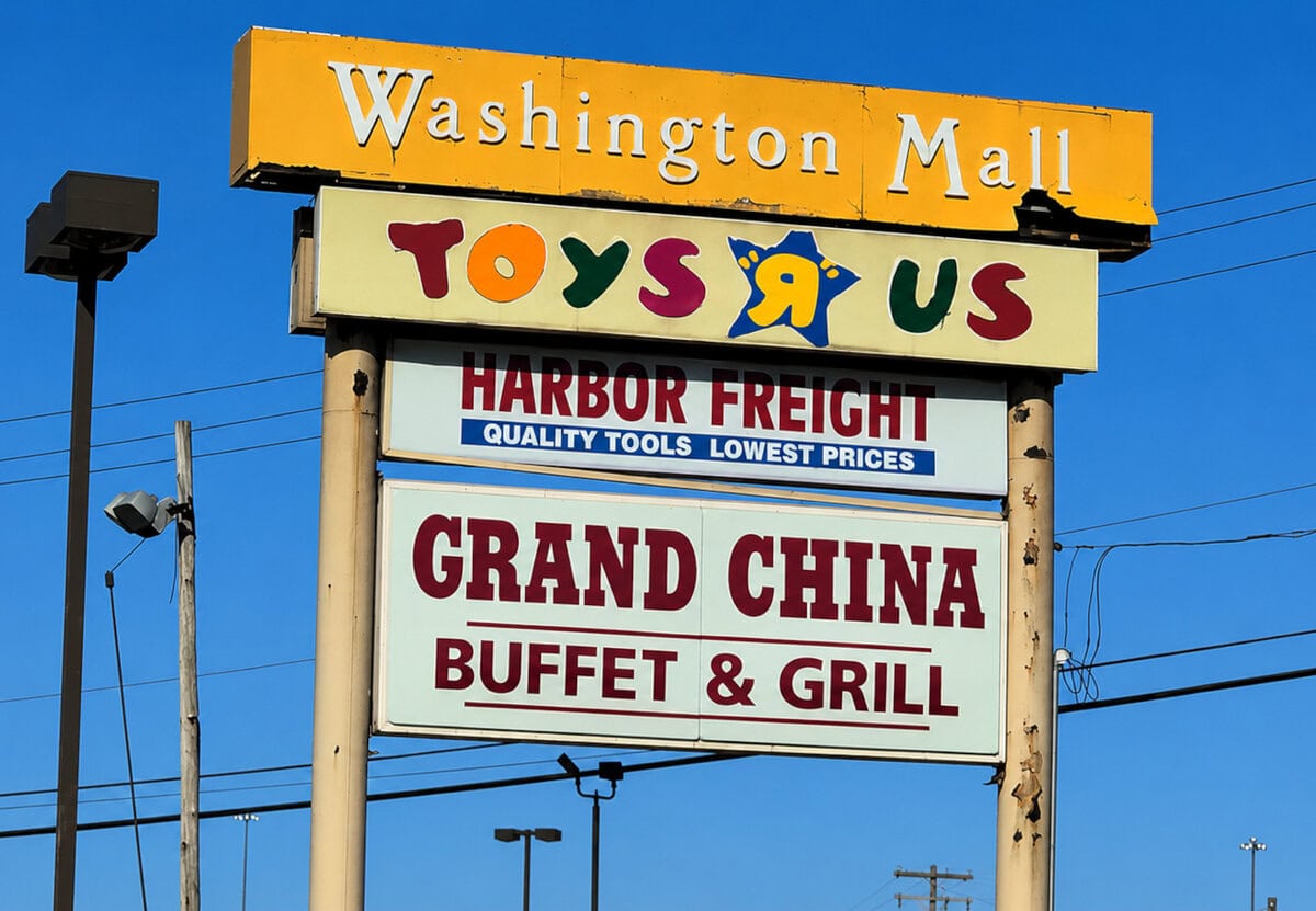 Washington Mall in Washington, PA