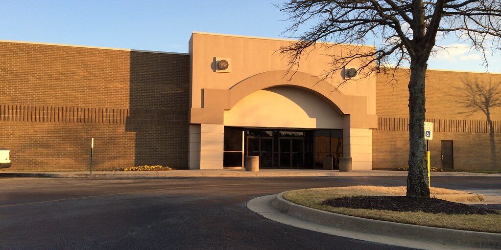 Decatur Mall in Decatur, AL