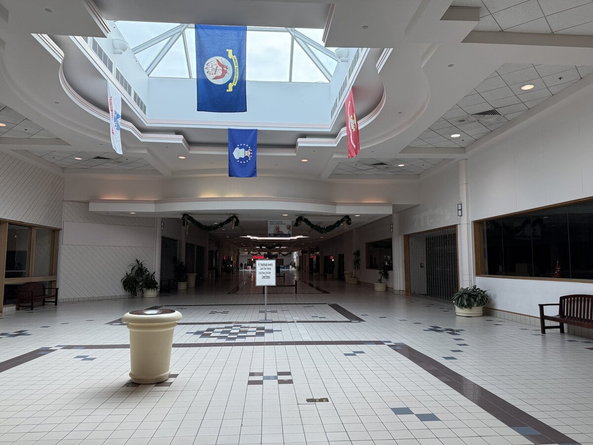 Fairlane Village Mall