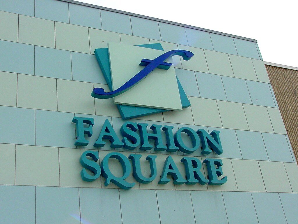 Fashion Square Mall in Saginaw, MI Lost Its Hometown Stores, Its Biggest Anchor, and Now Sells Itself Off in Pieces
