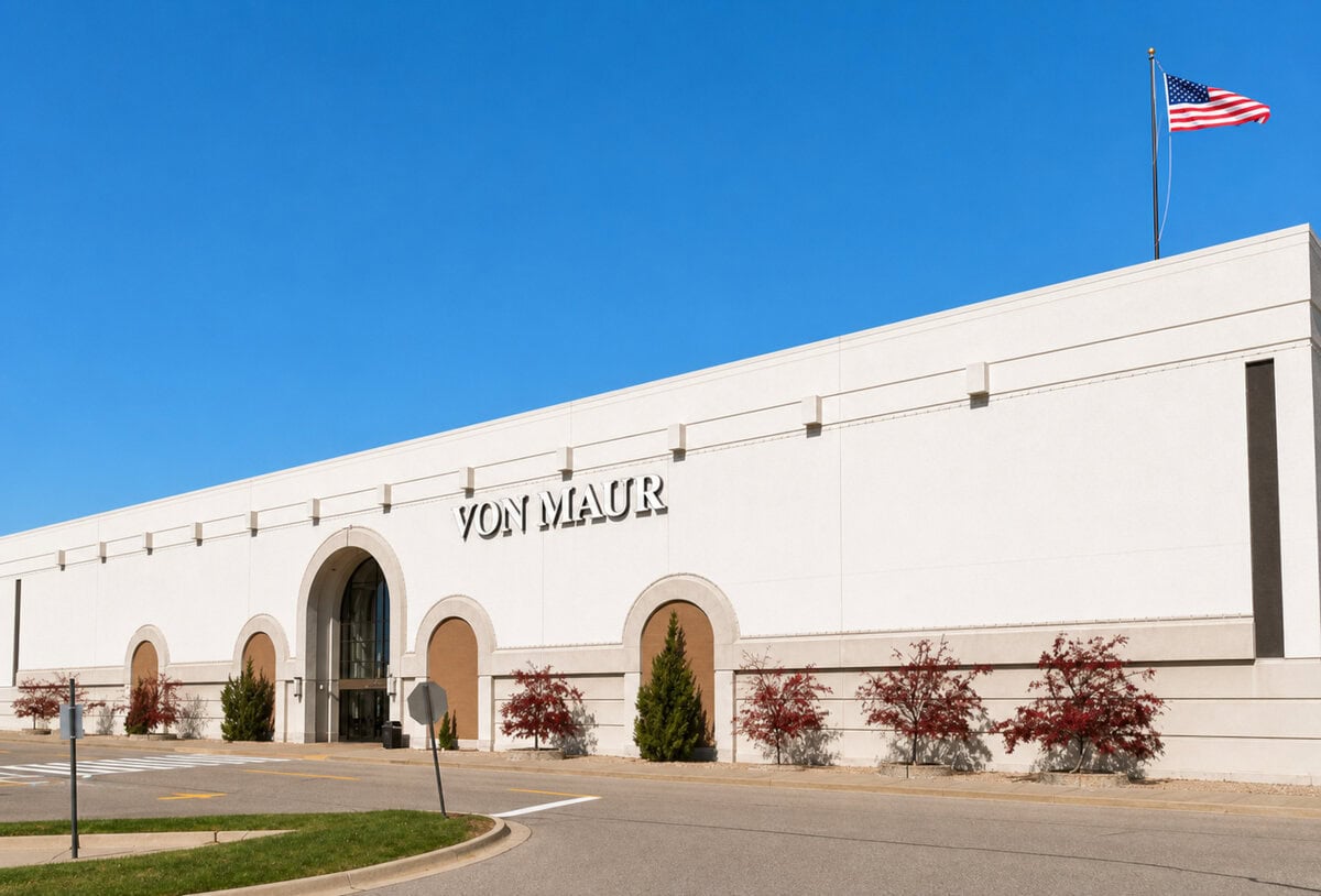 Laurel Park Place in Livonia, MI