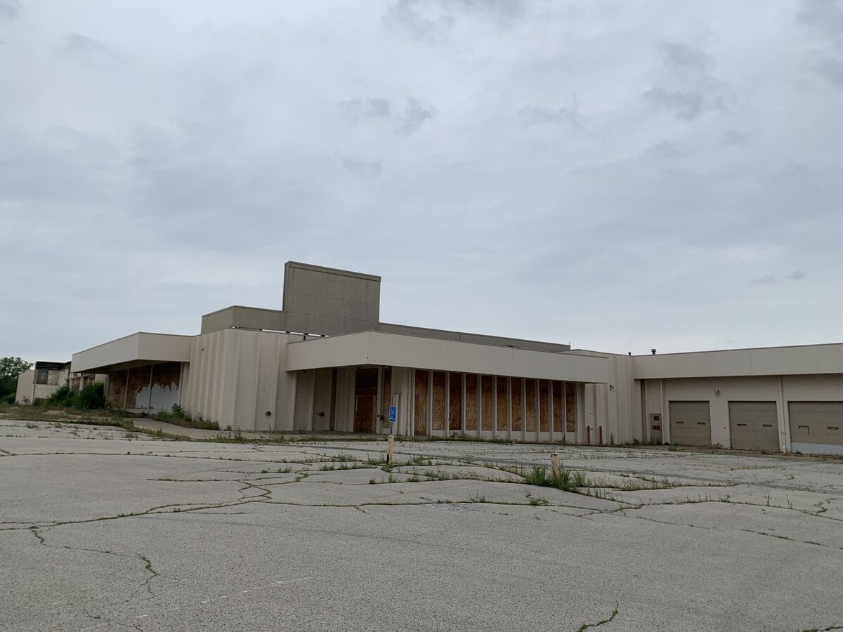 Leavenworth Plaza in Leavenworth, KS spent 50 years becoming a parking lot with a hardware store