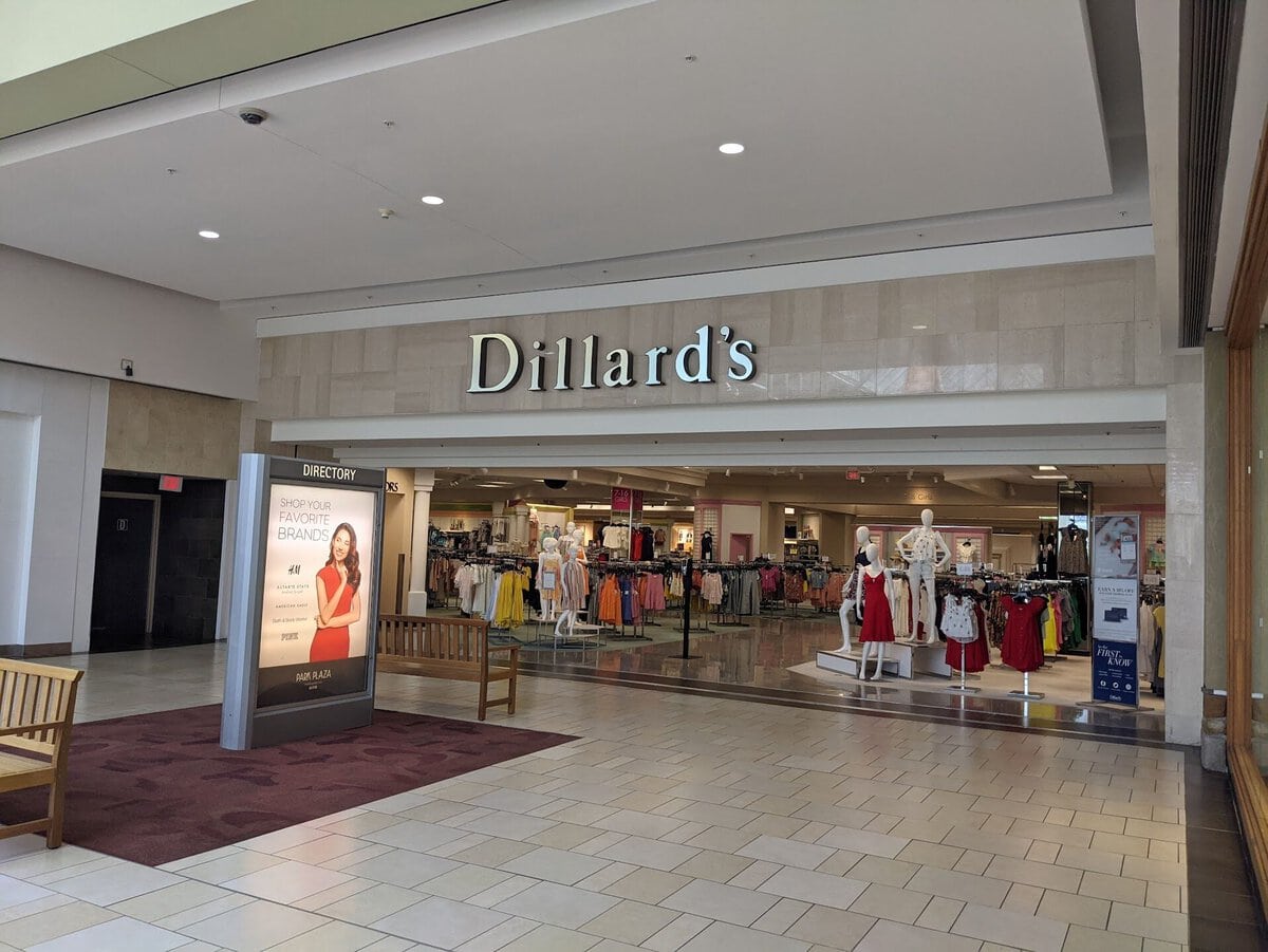 Park Plaza, Dillard's Entrance