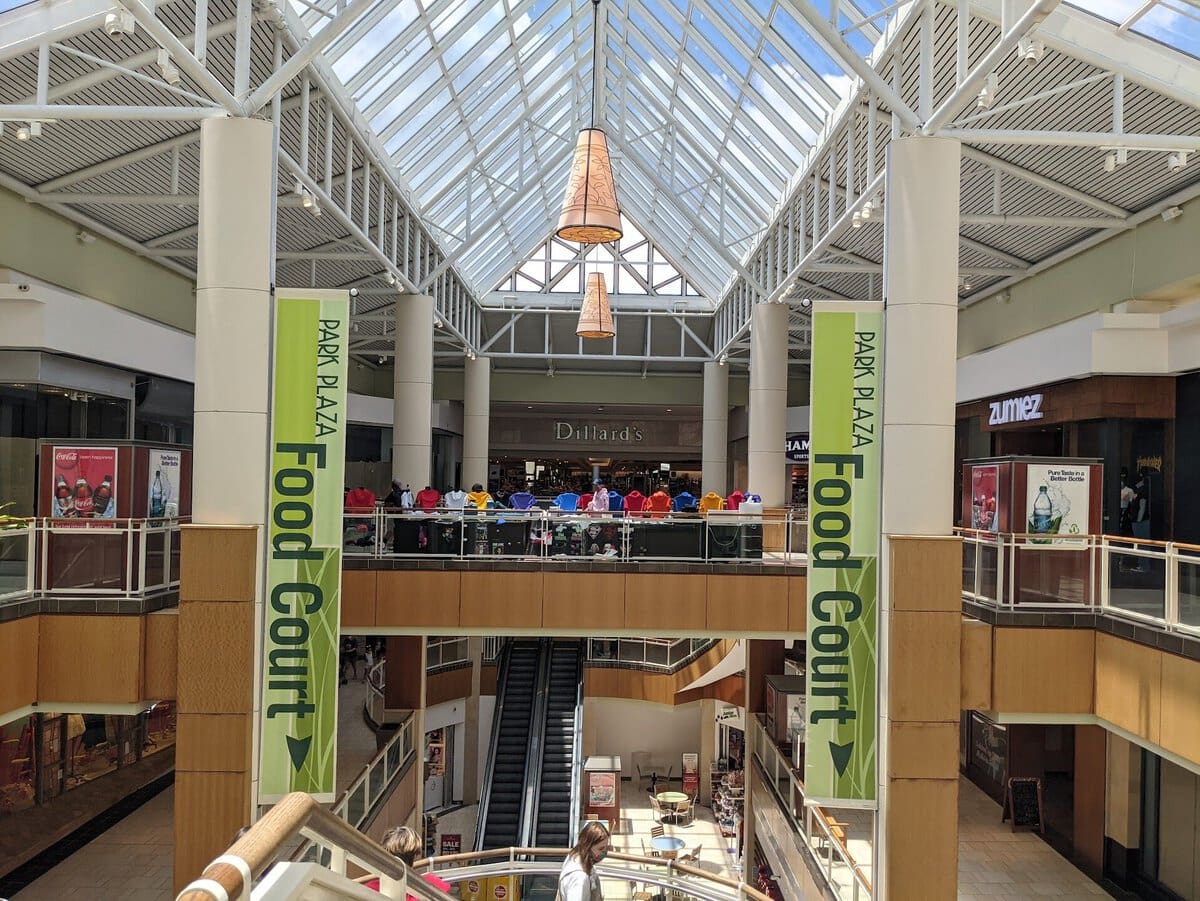 Park Plaza, Dillard's from Mall