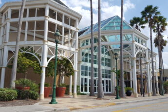 West Oaks Mall