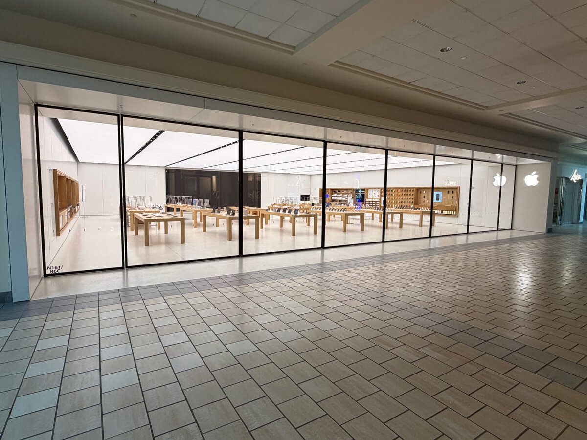 Apple The Maine Mall