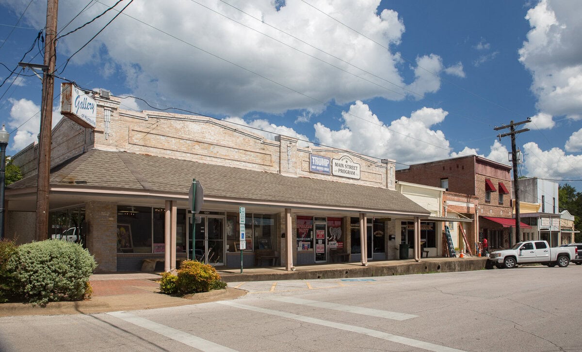 The Texas City Where Campus Life And Prison Shifts Share The Clock 10 Downtown Huntsville, Texas