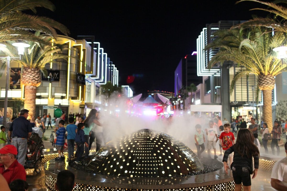 Downtown Summerlin Rose From a Stalled Las Vegas Mall Project: Today, It Draws 20 Million Visits a Year 10 Downtown Summerlin