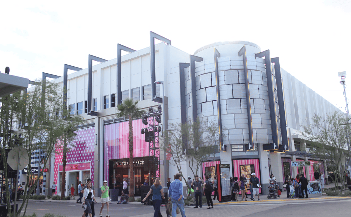 Downtown Summerlin Rose From a Stalled Las Vegas Mall Project: Today, It Draws 20 Million Visits a Year 11 Downtown Summerlin