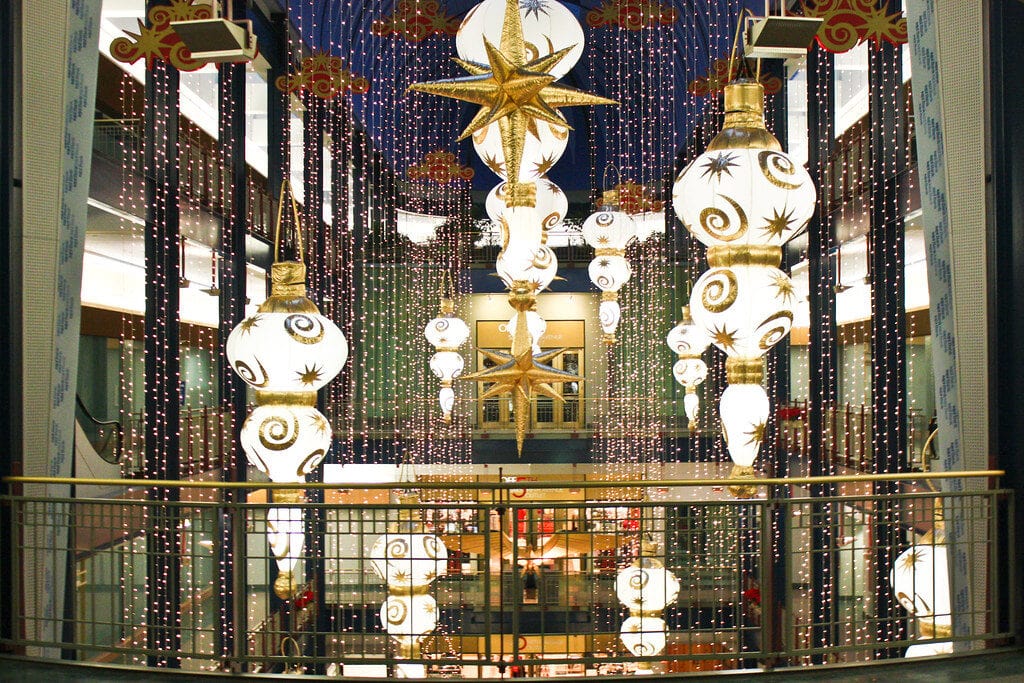 Gaviidae Common: The Minneapolis Mall That Found a Use After Luxury Retail 13 Gaviidae Common