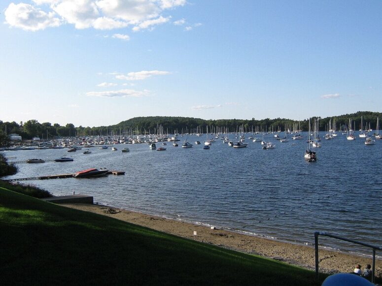 This Lake Champlain Town in Vermont Has Yards, Condos, Waterfront Homes, and a Price Problem