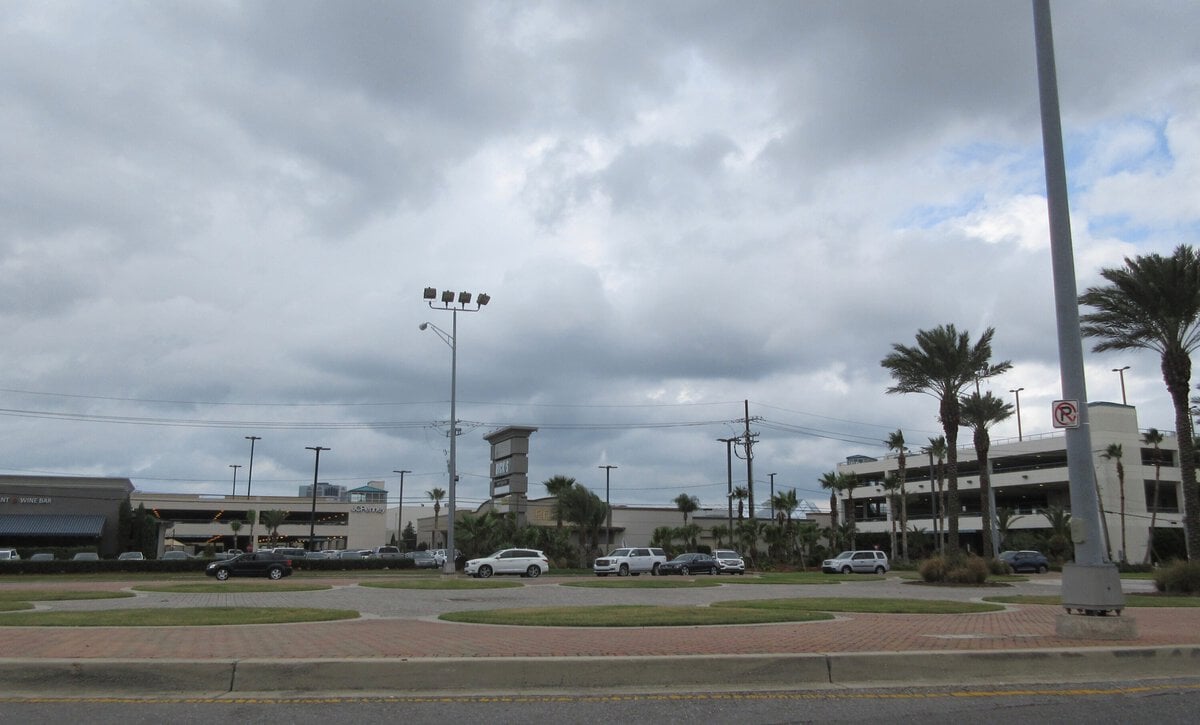 Lakeside Shopping Center