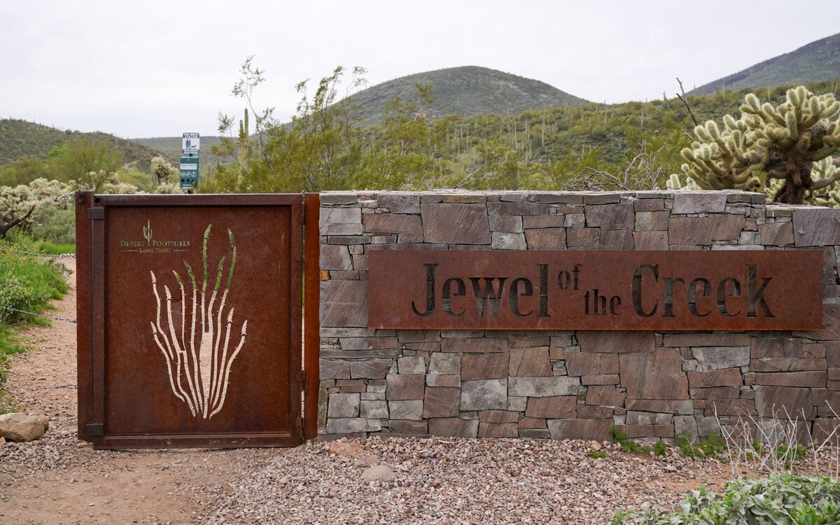 South of Phoenix, a City Where Cheaper Homes Depend on One Road 11 Maricopa, Arizona