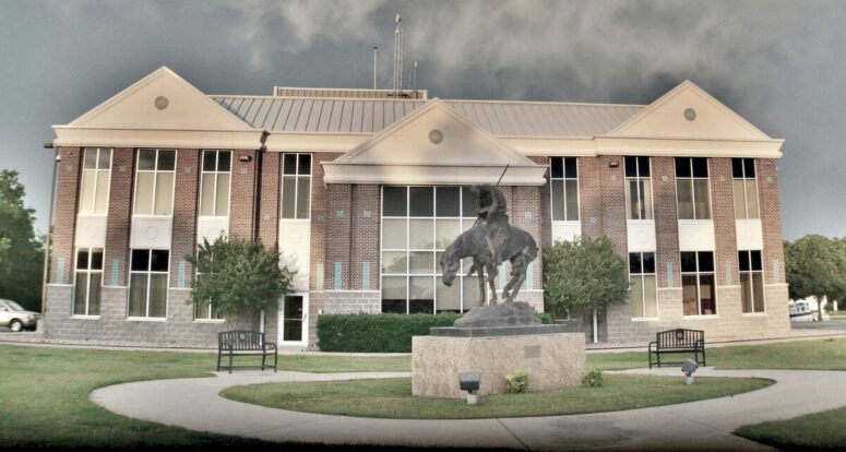 The Oklahoma Suburb That Keeps One Foot on Main Street and One on the Highway