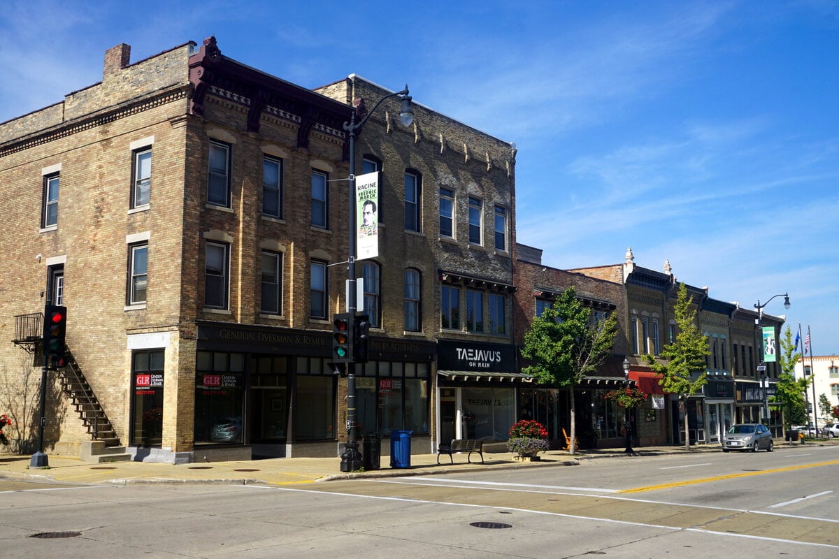 Between Milwaukee and Chicago, a Wisconsin City Ordinary Buyers Can Still Afford 18 Racine, Wisconsin