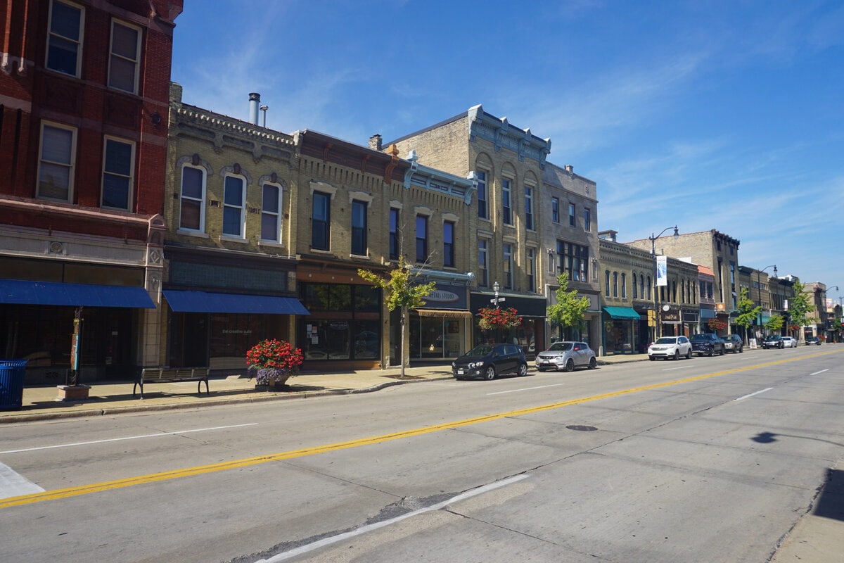 Between Milwaukee and Chicago, a Wisconsin City Ordinary Buyers Can Still Afford 22 Racine, Wisconsin