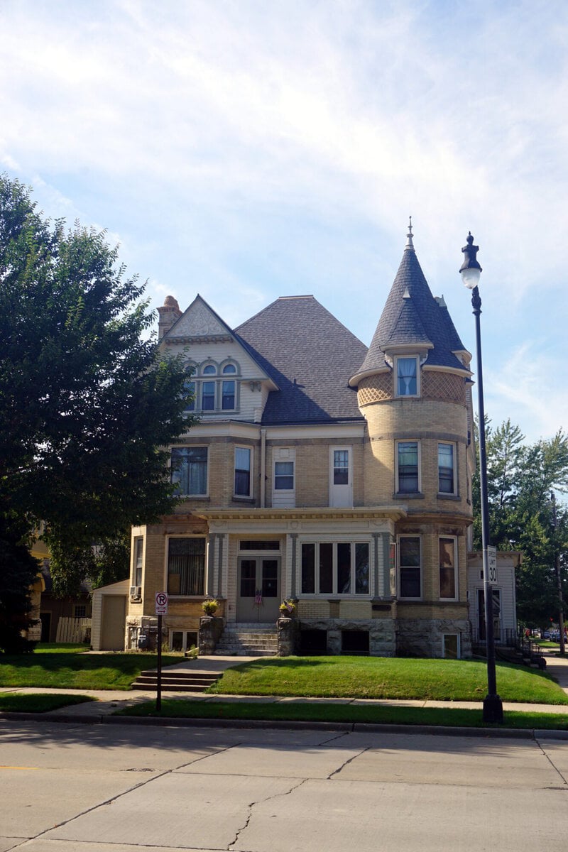 Between Milwaukee and Chicago, a Wisconsin City Ordinary Buyers Can Still Afford 20 Racine, Wisconsin