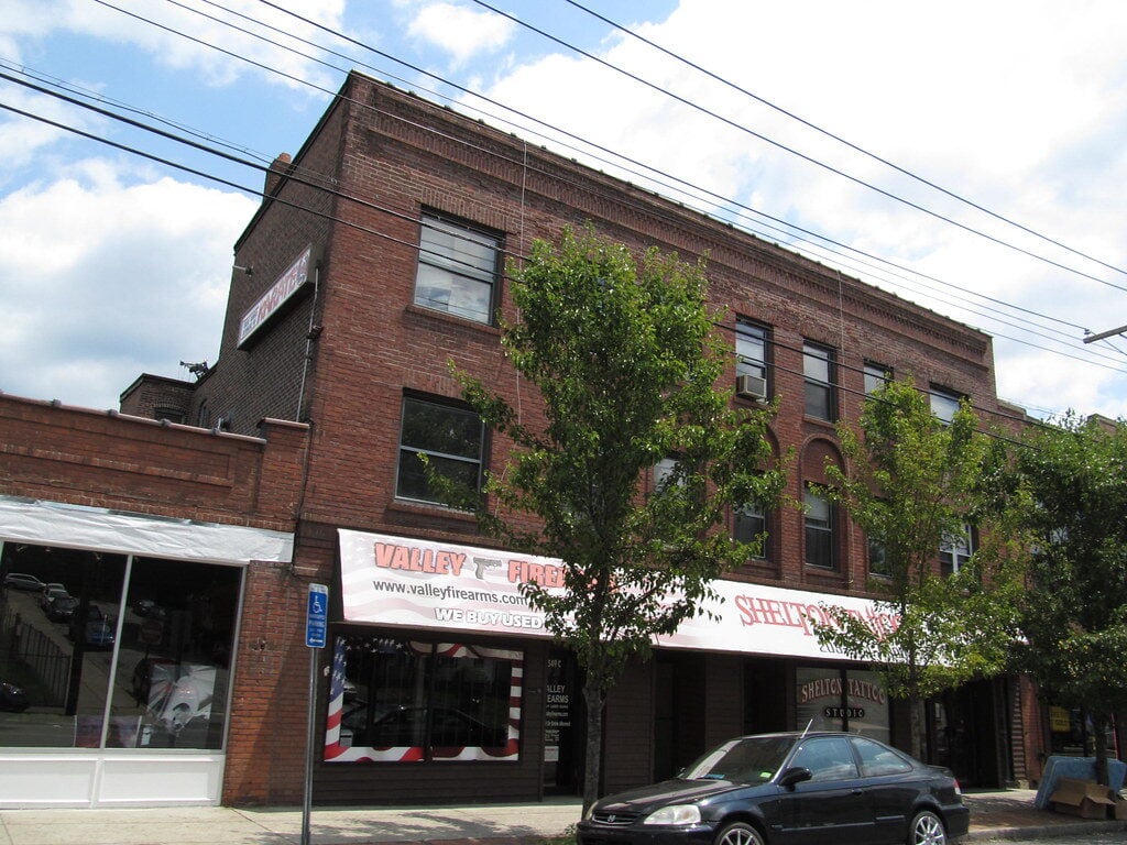 Living in Shelton, Connecticut: A River City That Turns Wooded Fast 11 Shelton, Connecticut
