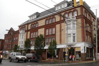 Living in Shelton, Connecticut: A River City That Turns Wooded Fast 32 Shelton, Connecticut