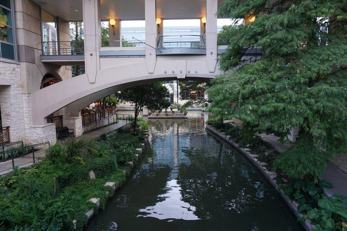 Shops at Rivercenter