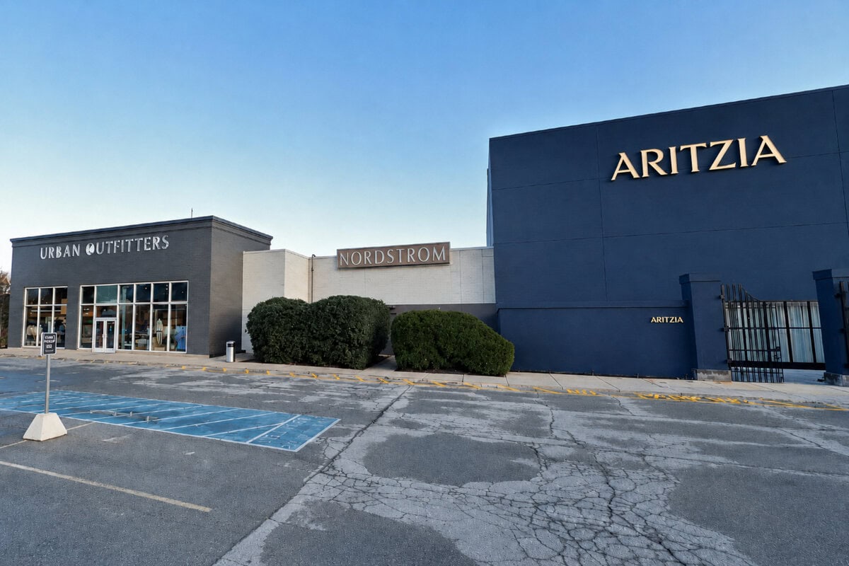 The Fashion Mall at Keystone in Indianapolis Grew by Tearing Things Down 15 The Fashion Mall at Keystone in Indianapolis, IN