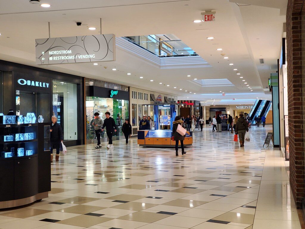 Twelve Oaks mall