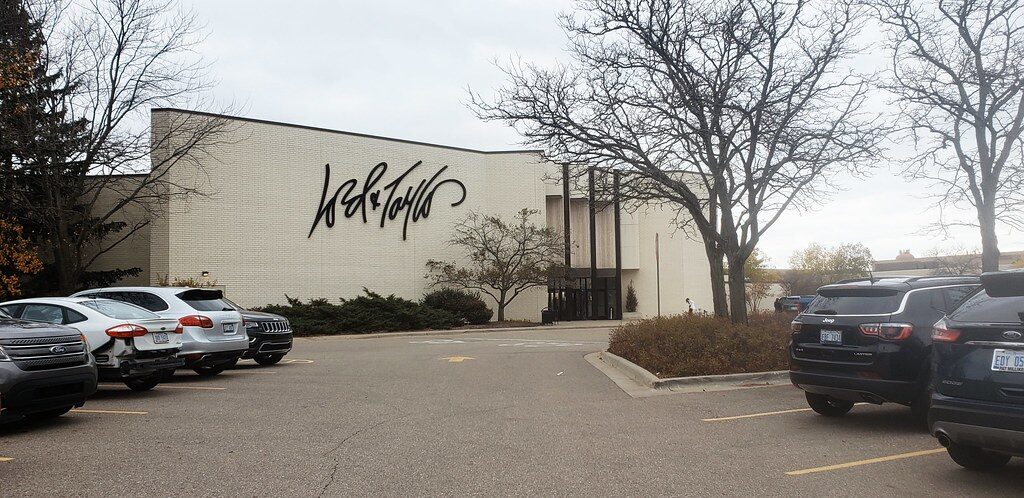 Twelve Oaks mall