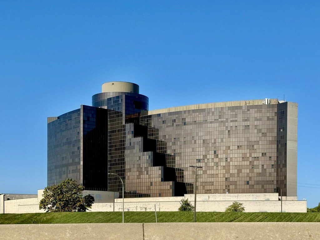 Edward Hotel in Dearborn, MI