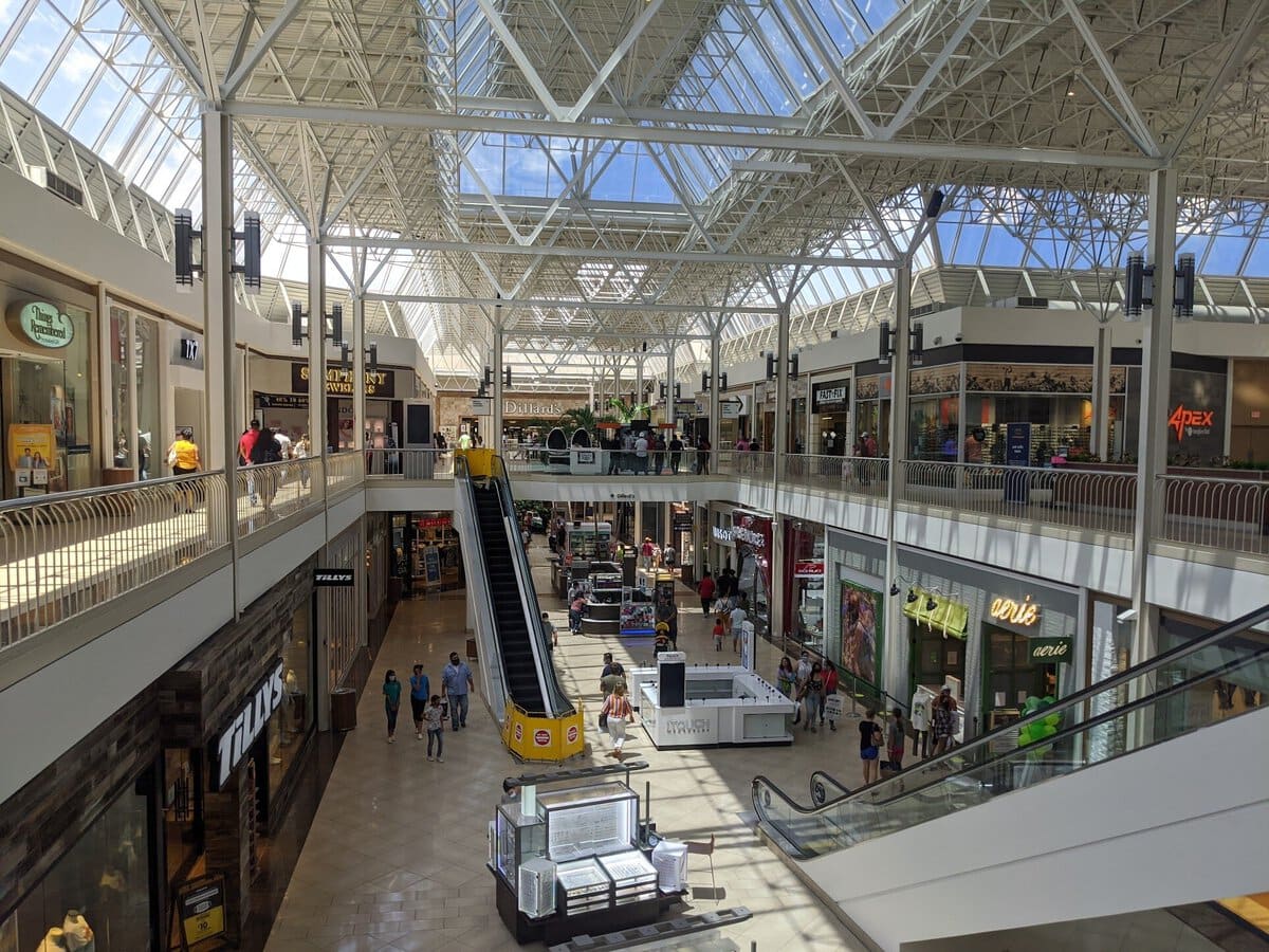 Hulen Mall